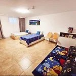 Villa With Pool - Big Garden - Barbecue - Free Parking