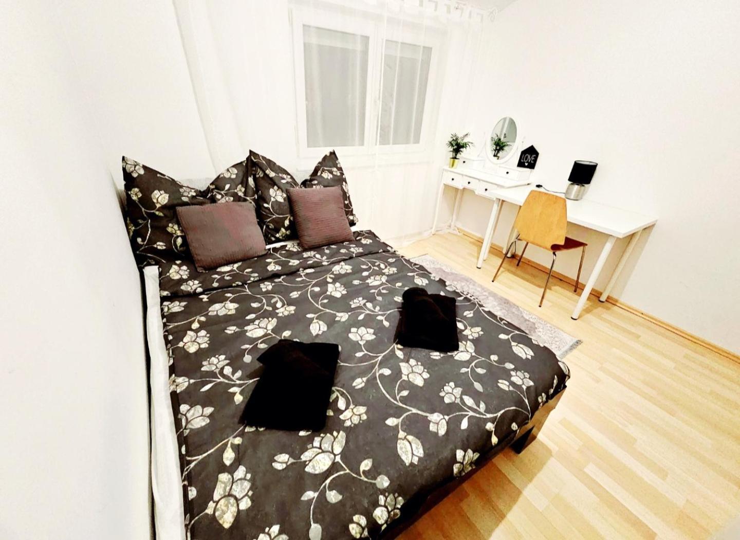 With Pool - Big Garden - Barbecue - Free Parking Wien